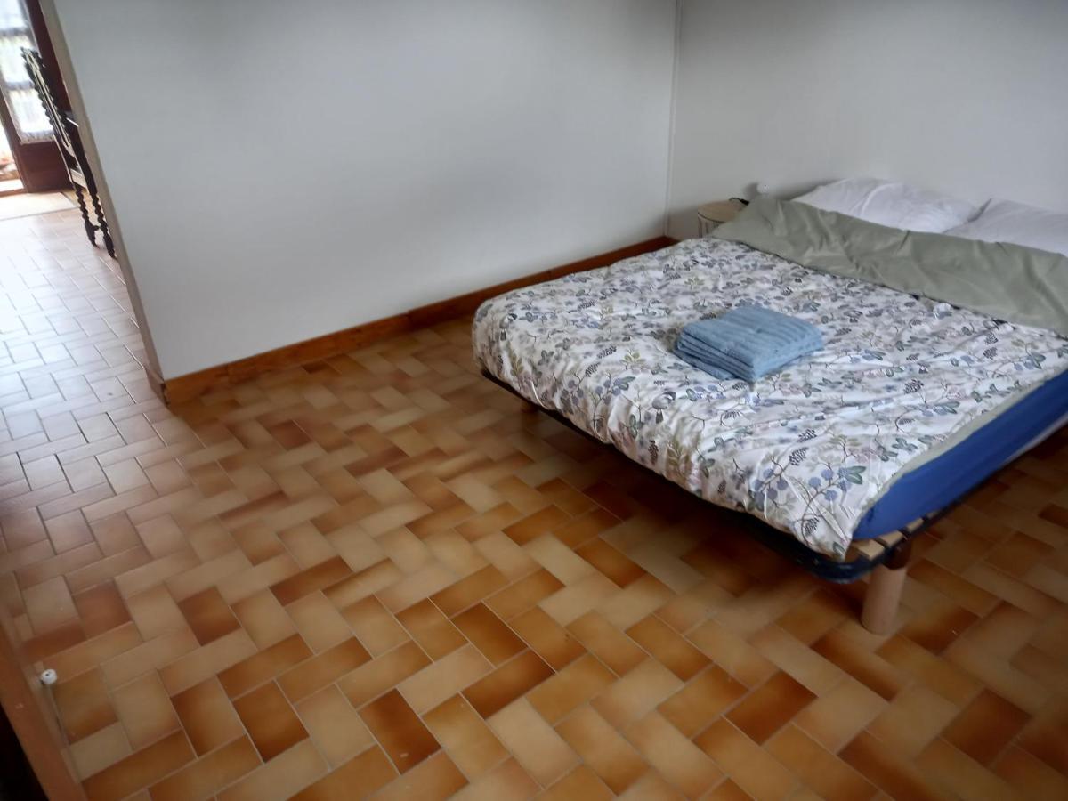 Mon Petit Studio Apartment Montmorillon Exterior photo